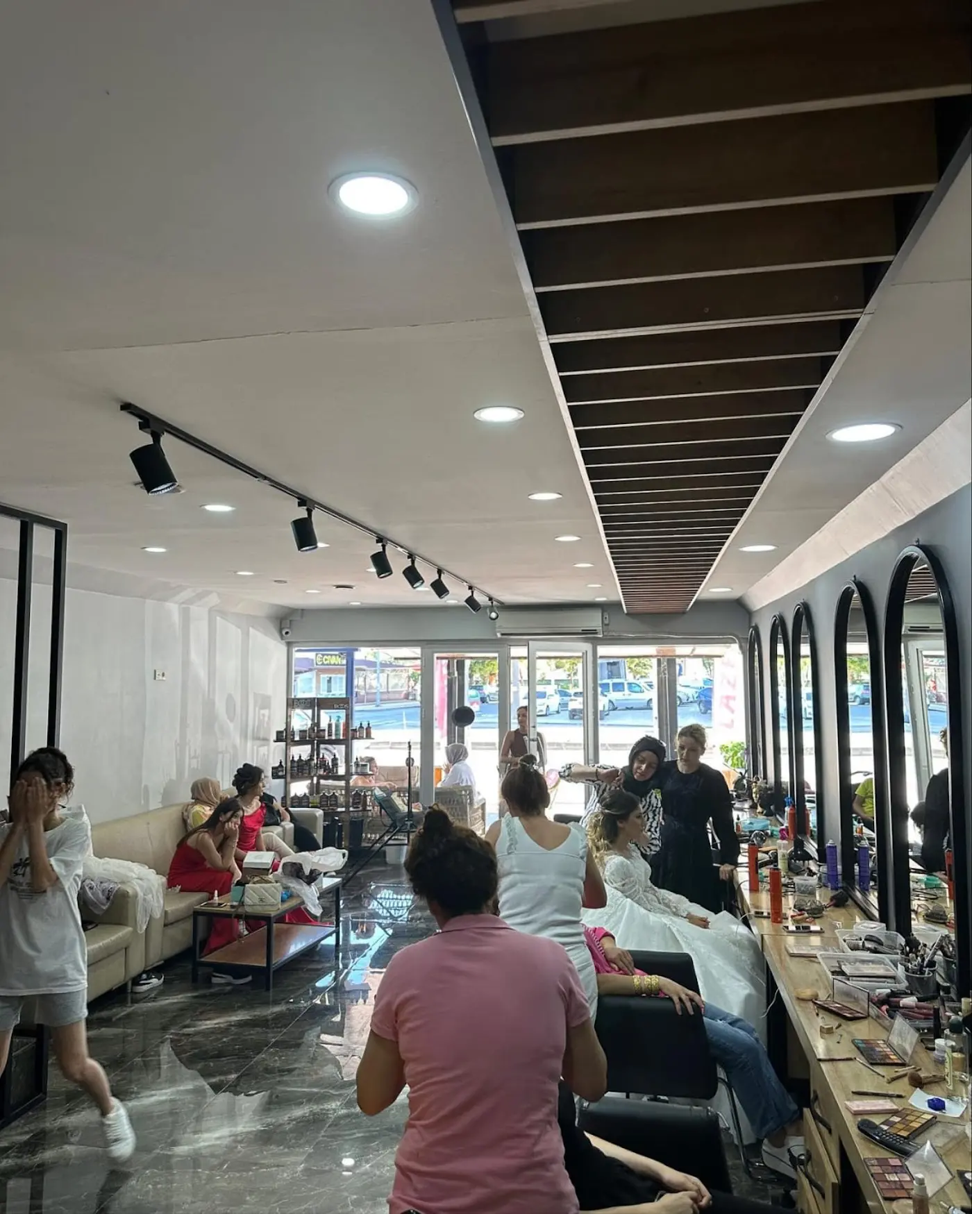 KOKOSH KUAFÖR VE GÜZELLİK SALONU fotoğraf 2