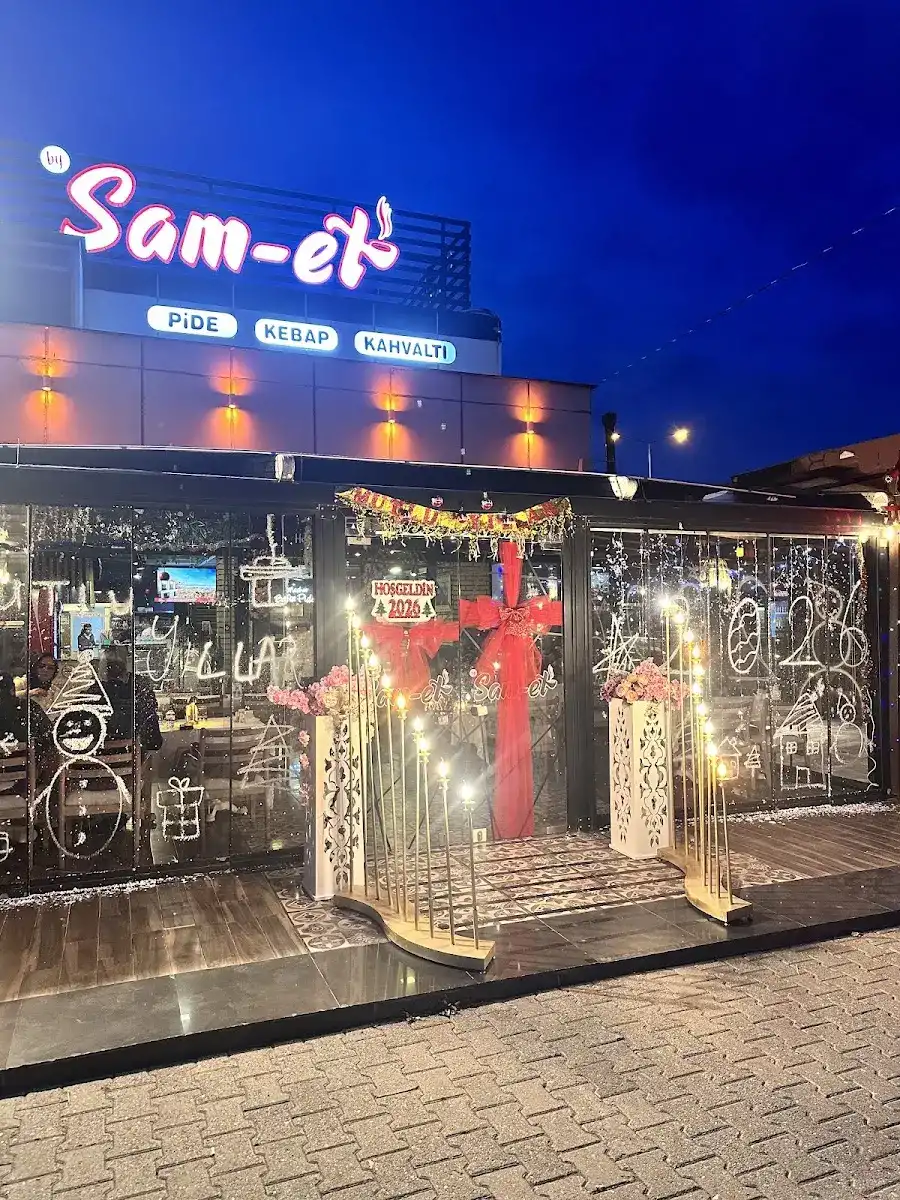 By Sam - Et Restaurant