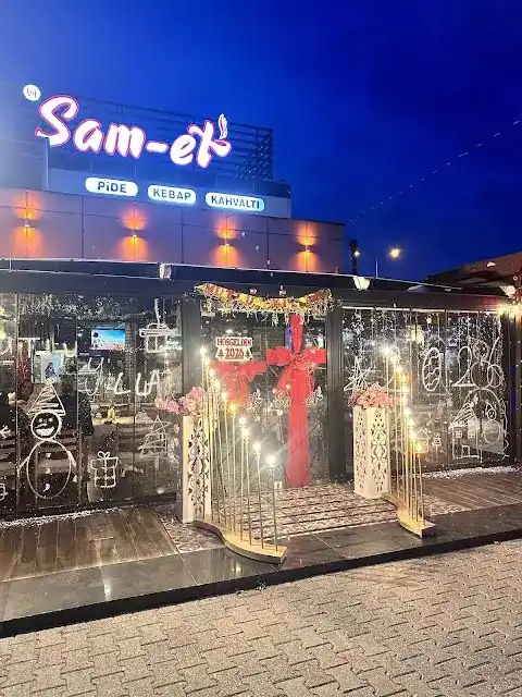 By Sam - Et Restaurant