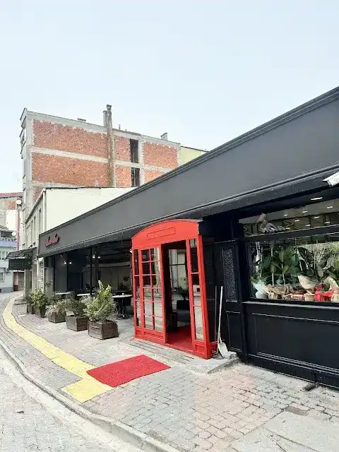 Monche Coffee & Lounge