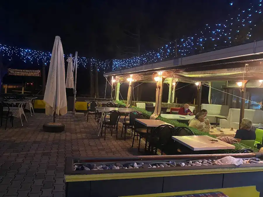Çamlık Plajı ve Tatil Evleri