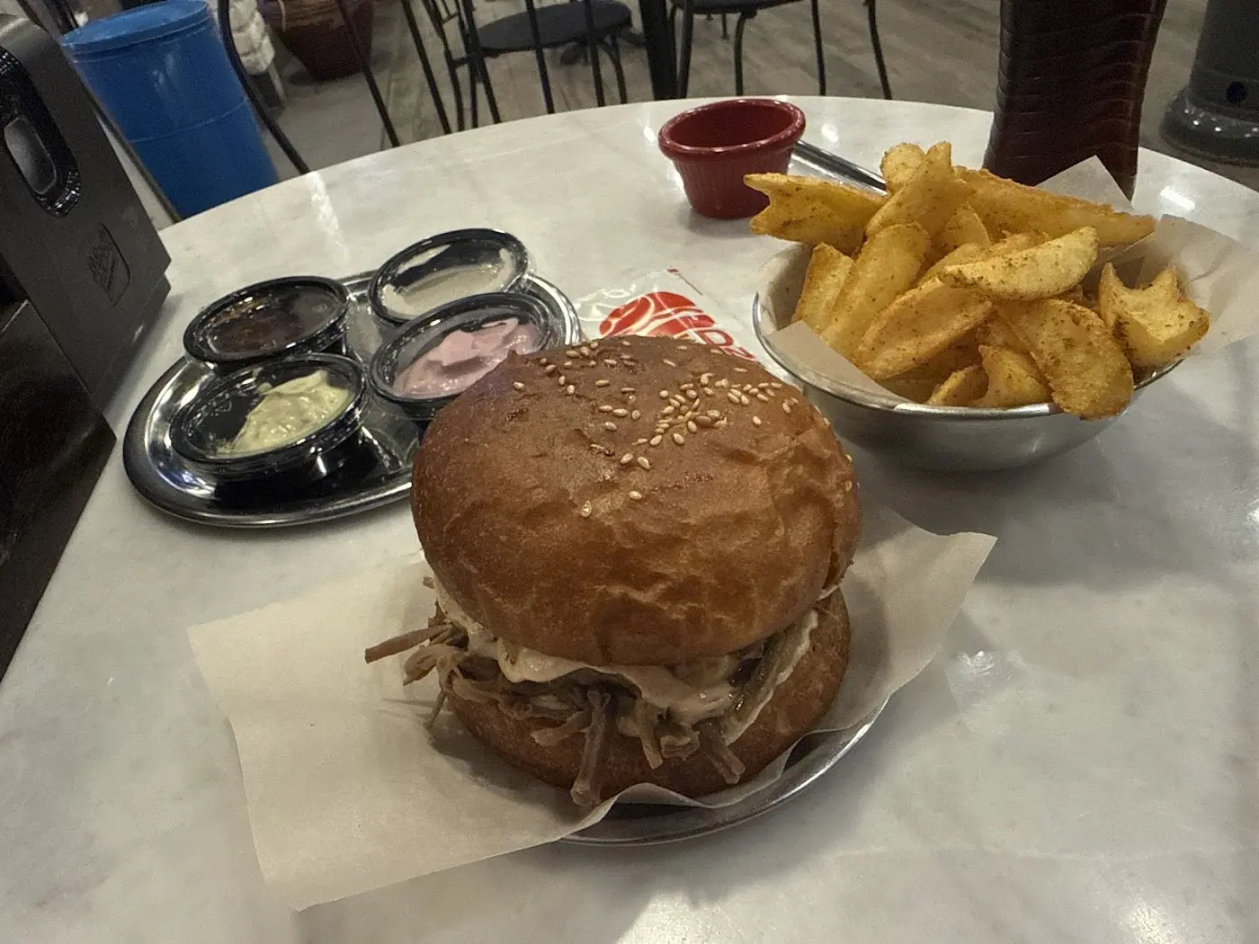 Red Dawn Burger fotoğraf 2