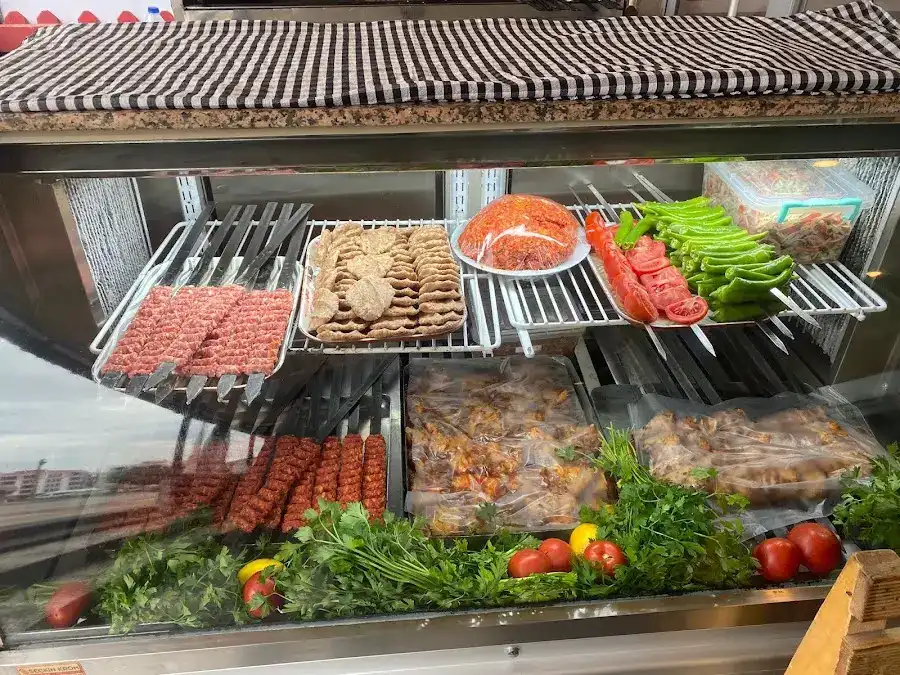 ŞANSIN DÖNER ENGİZ | HAMBURGER | PİZZA | IZGARA SALONU fotoğraf 2