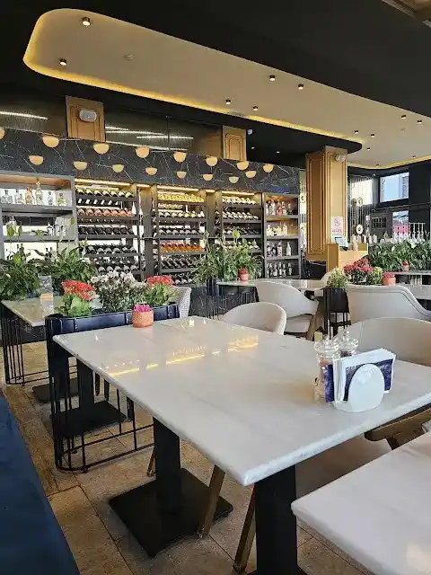 Maare Restaurant & Cocktail Bar