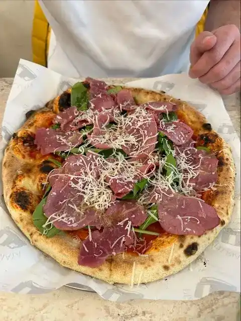 Pizzeria Artisan Napoletana fotoğraf 2