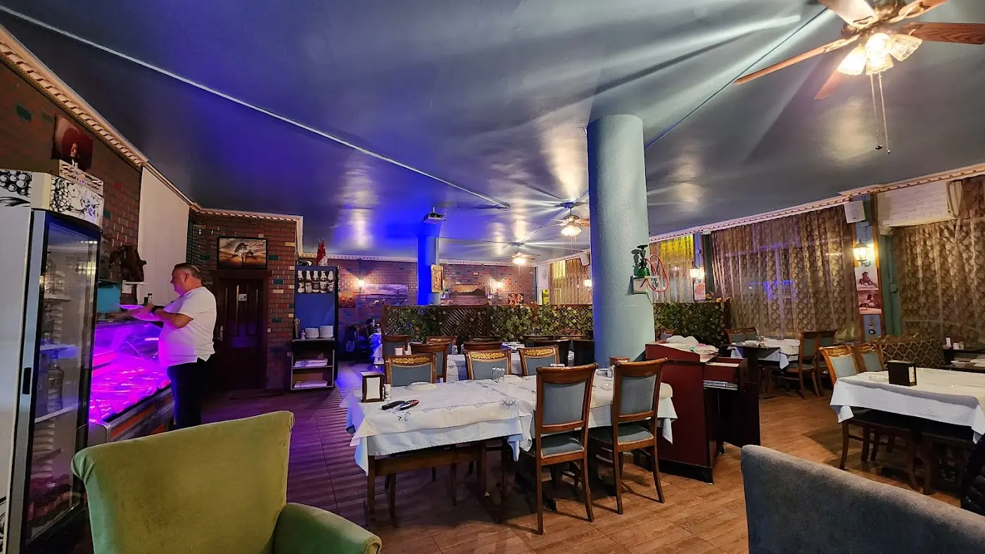 Kayra Köfte ve Et Restaurant fotoğraf 3