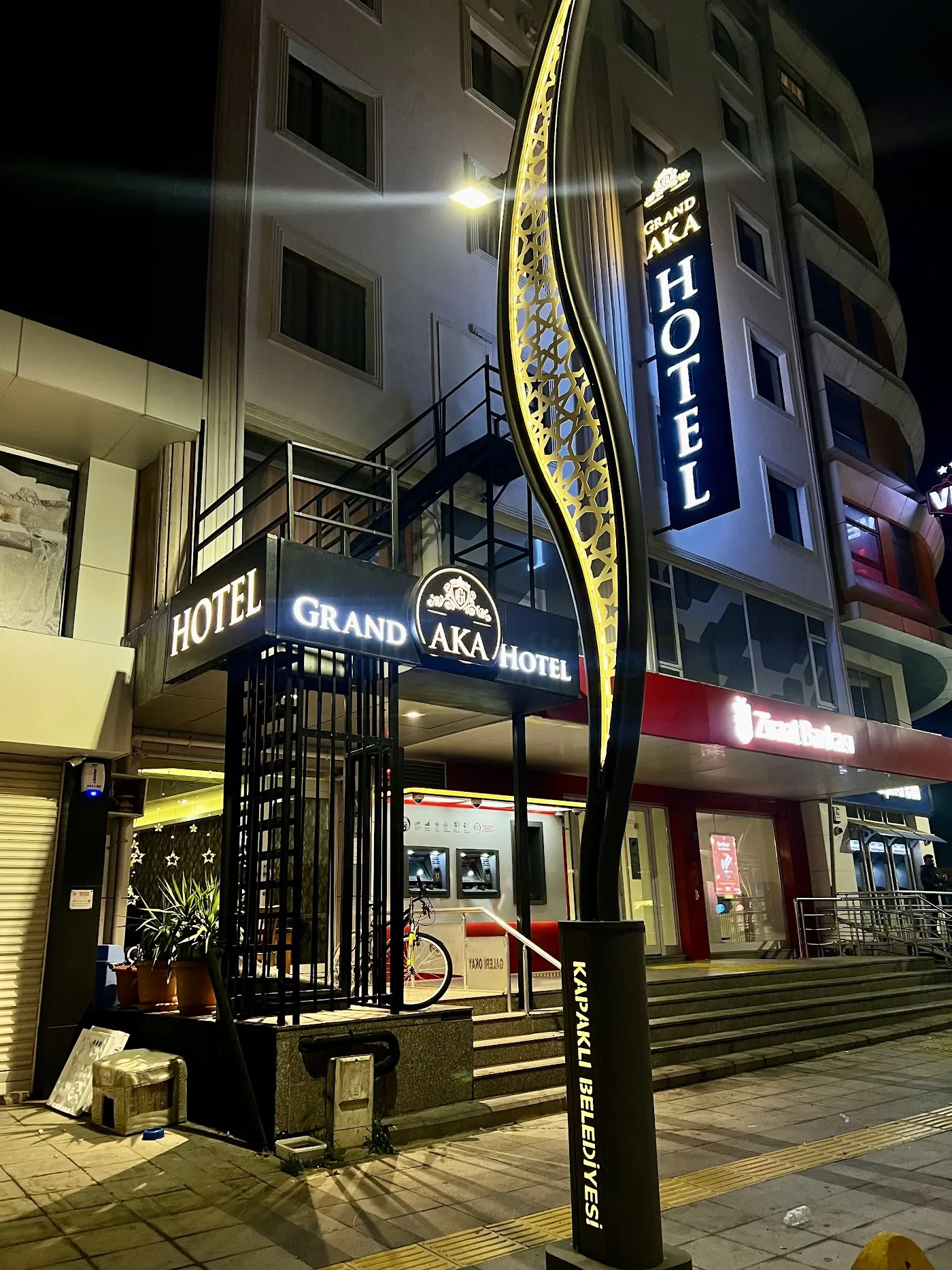 Grand Aka Hotel
