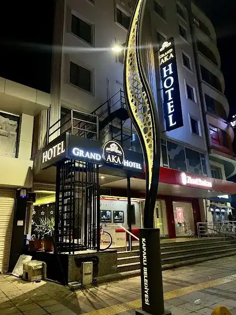 Grand Aka Hotel