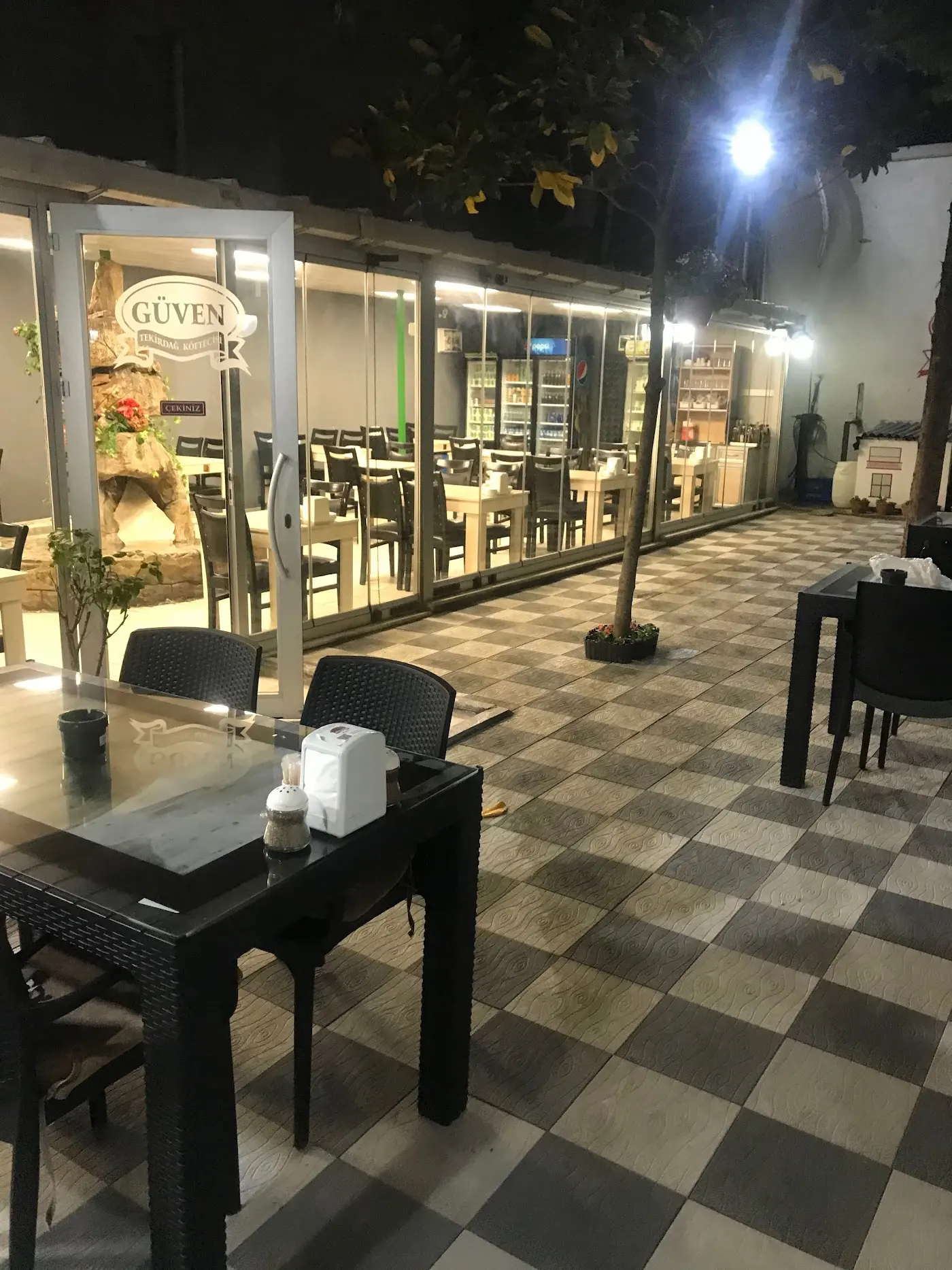 Güven Tekirdağ Köftecisi (güven köfte salonu) fotoğraf 3