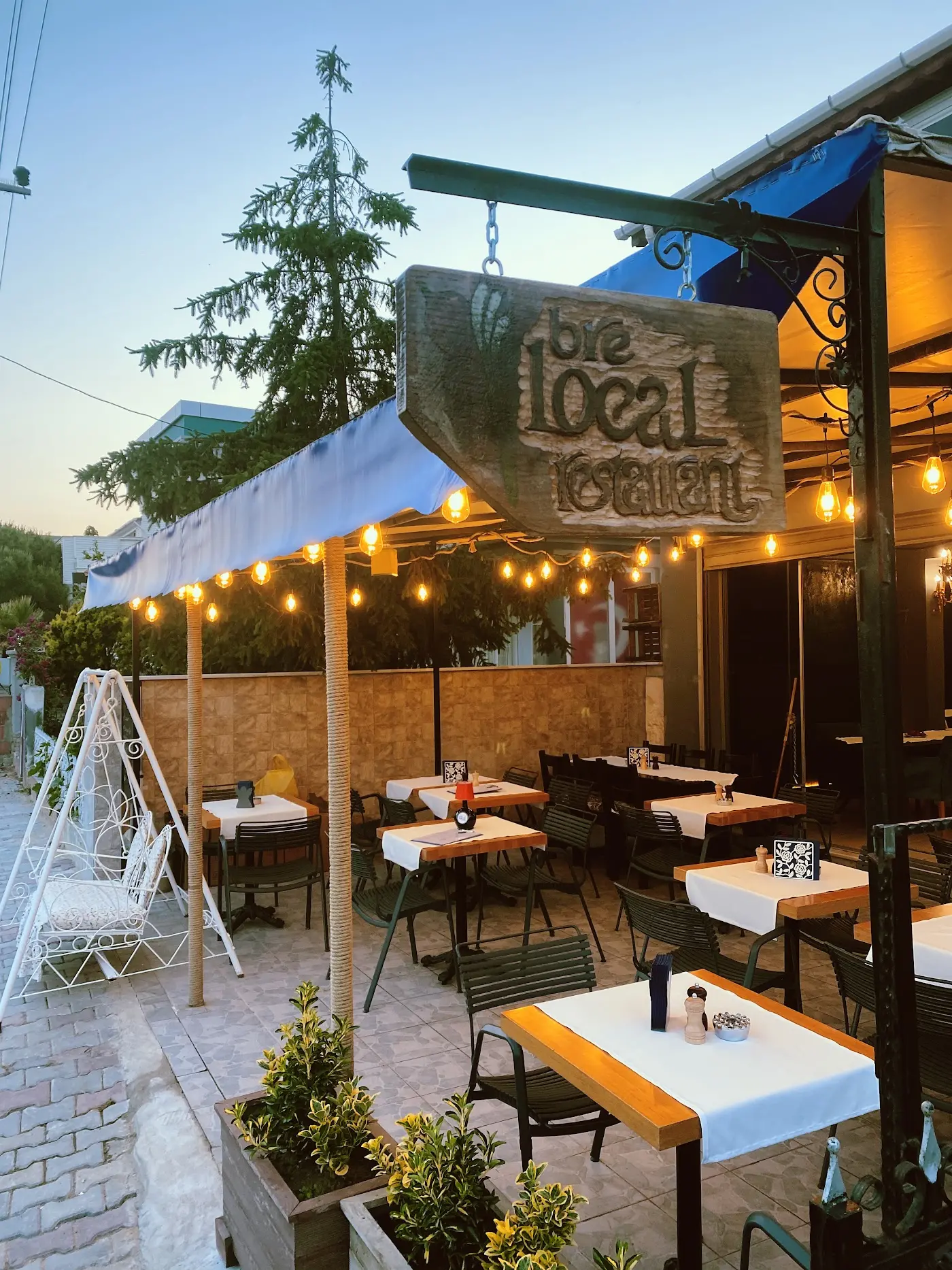 Bre Local Restaurant