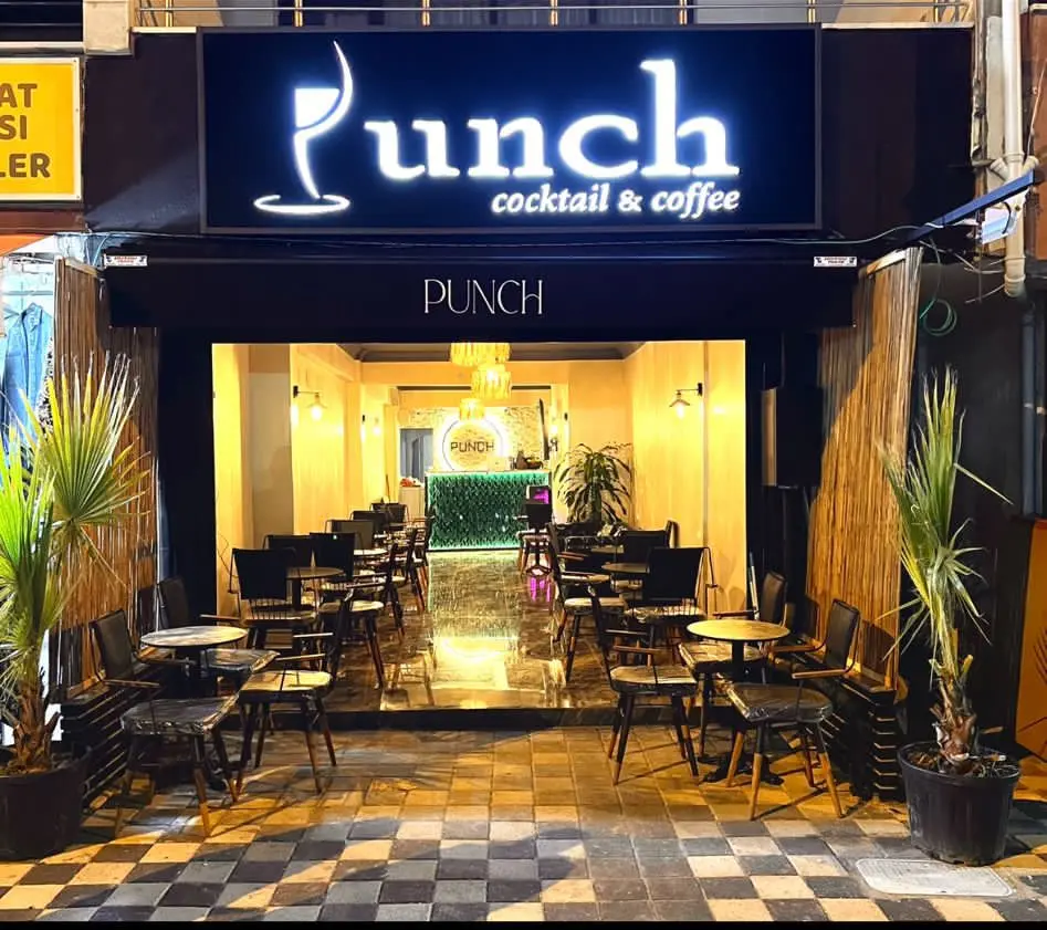 Punch Cocktail Bar