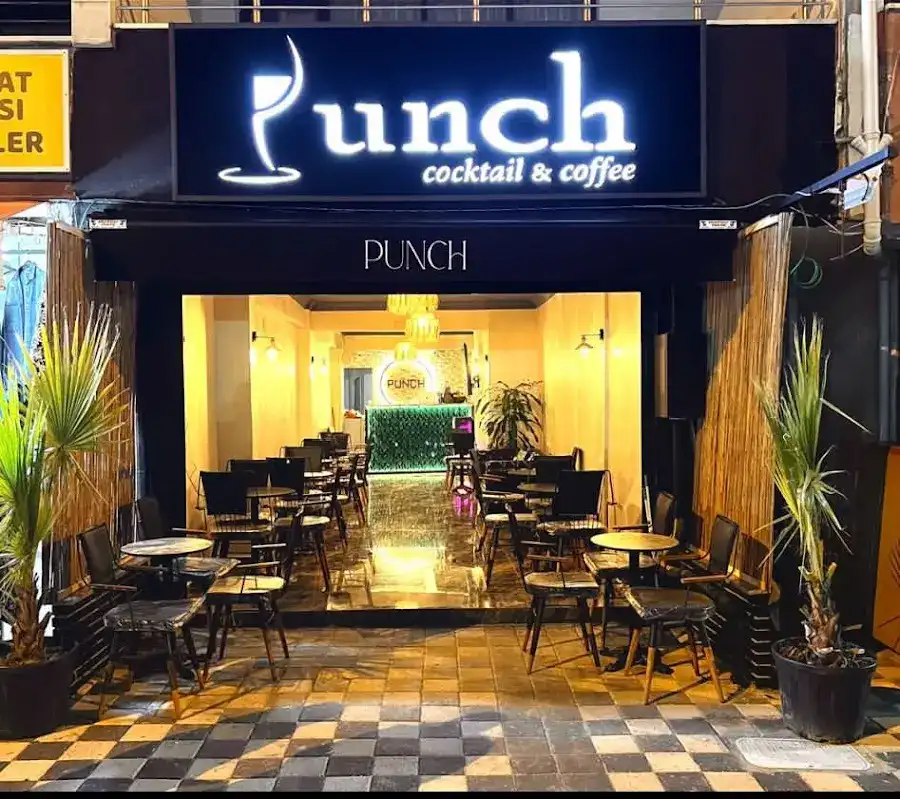 Punch Cocktail Bar