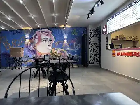 BURGERİZZ | Burgers & Fries | Tekirdağ Burger fotoğraf 3