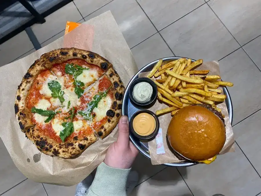 Samimiyet Burger-Pizza fotoğraf 2
