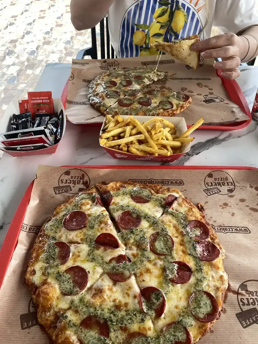 CRAKERSPİZZA&BEST FRİES fotoğraf 2