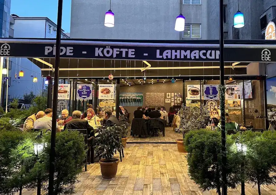 Beşikdüzü Ege Pide Köfte & Lahmacun
