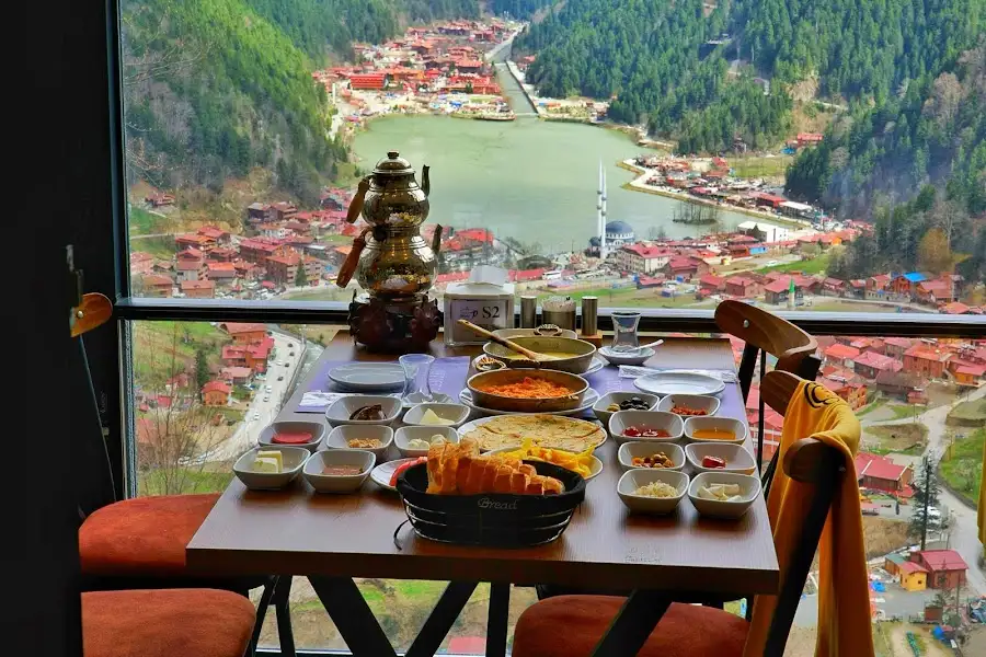 Akyüz Cafe Restaurant