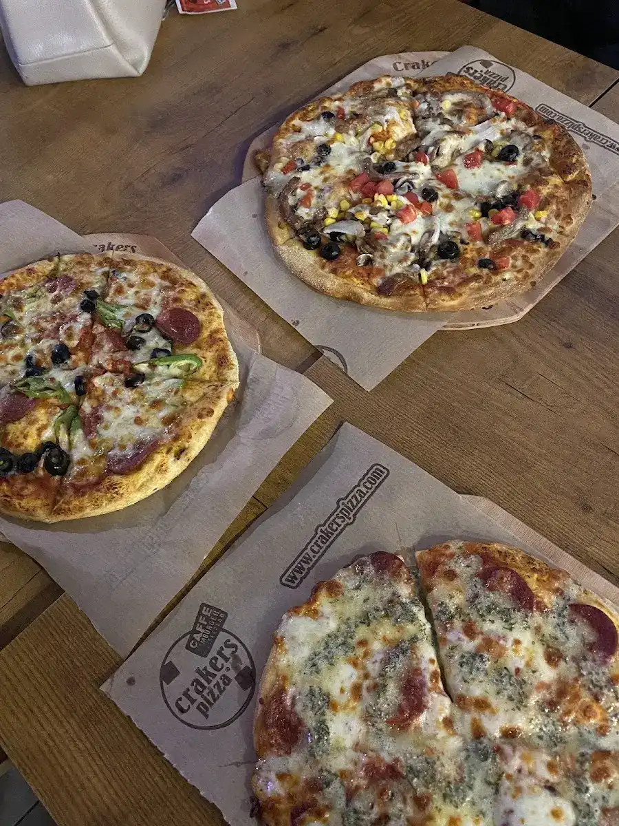 Crakers Pizza Kalkınma fotoğraf 3