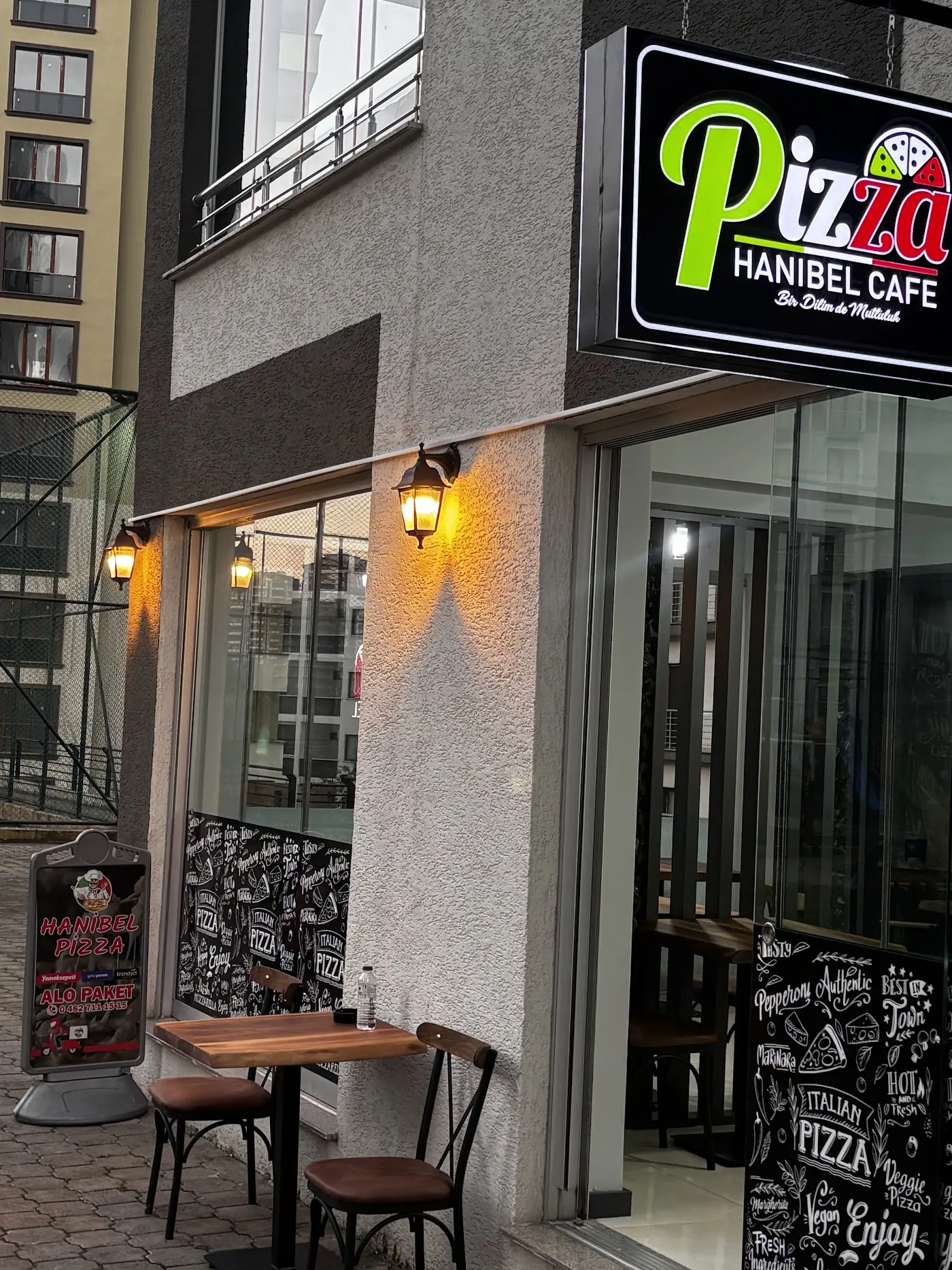 hanibel pizza هانیبِل بیتزا