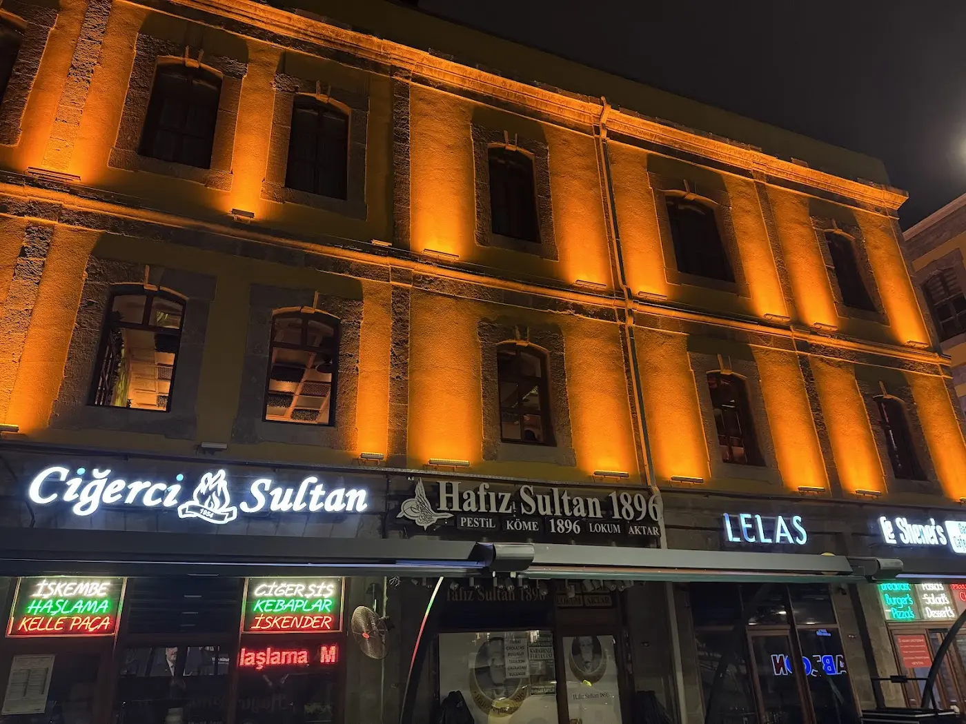 PETRO Restaurant Bar