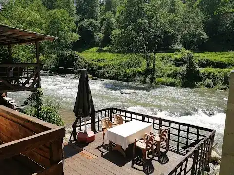 Derekenarı مطعم