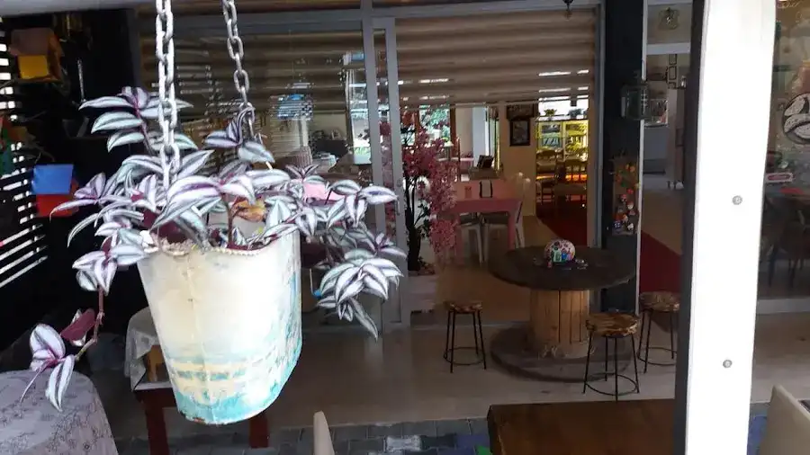Kulübe 462 Cafe & Restaurant Zeynep ÇAKICIBAL