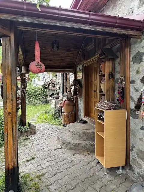 Livera Bir Asır Kahvaltı Evi