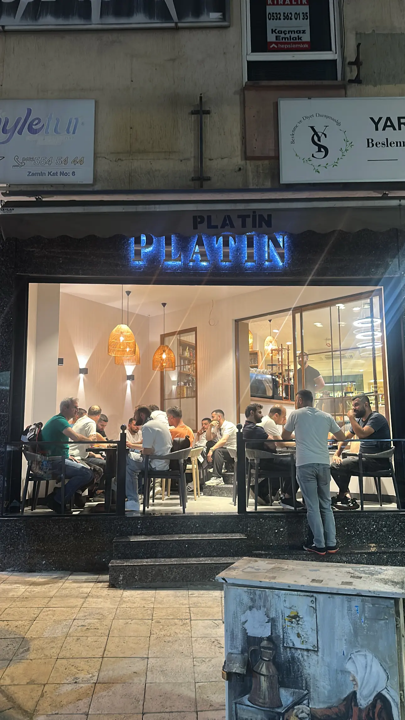 61 Platin Patisserie coffee