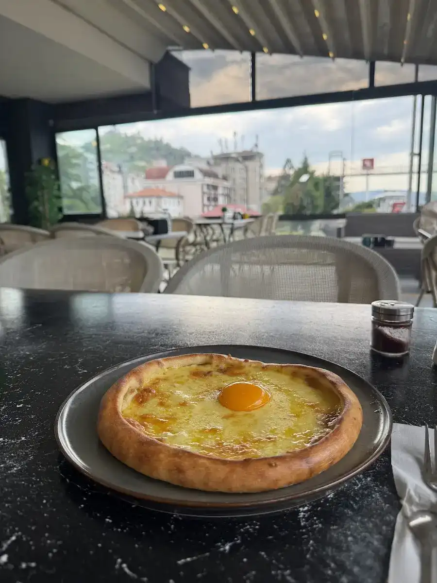 VERA SERENDER RESTORAN Pide - Kahvaltı - Et - Köfte - Balık fotoğraf 3