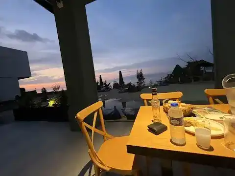 Ohaa Cafe & Pub