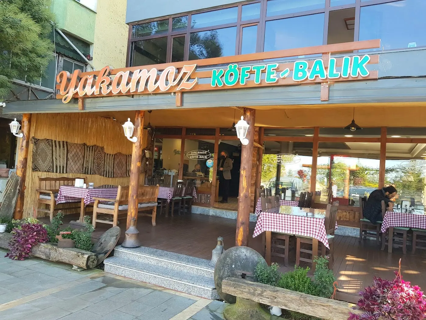 Vakfıkebir Yakamoz Köfte & Balık Lokantası
