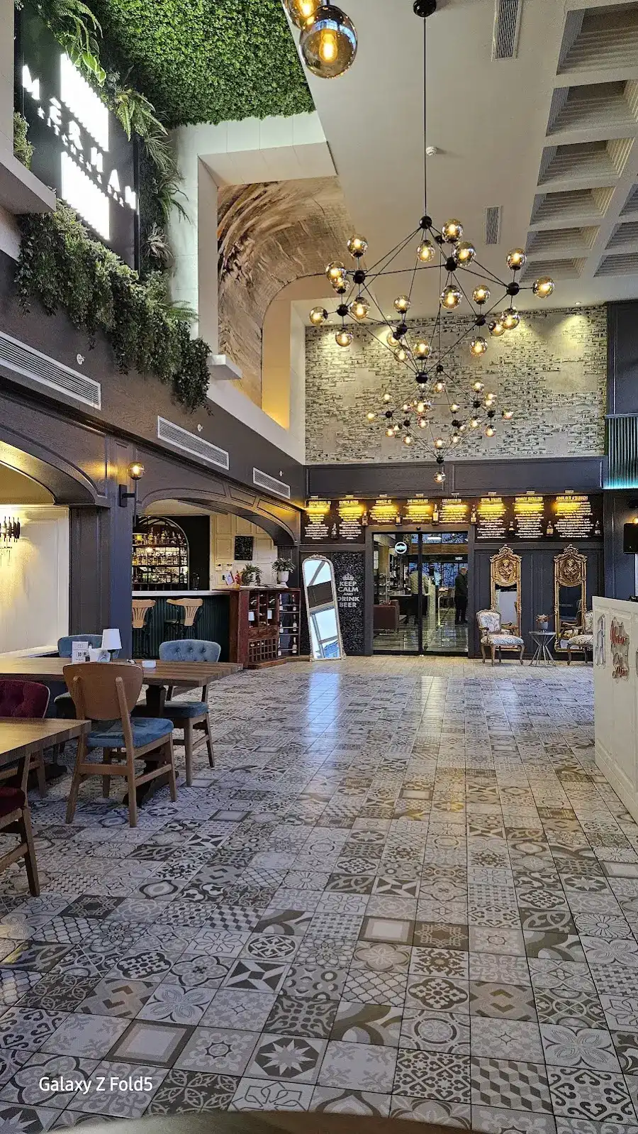 Merhan Kitchen & Bar