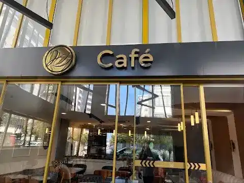 Ozelife Restaurant Lounge & Hookah